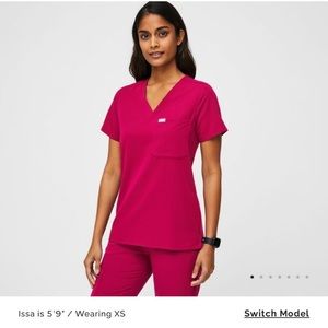 COPY - FIGS women's Ultra Rose Catarina™ One-Pocket Scrub Top size small!